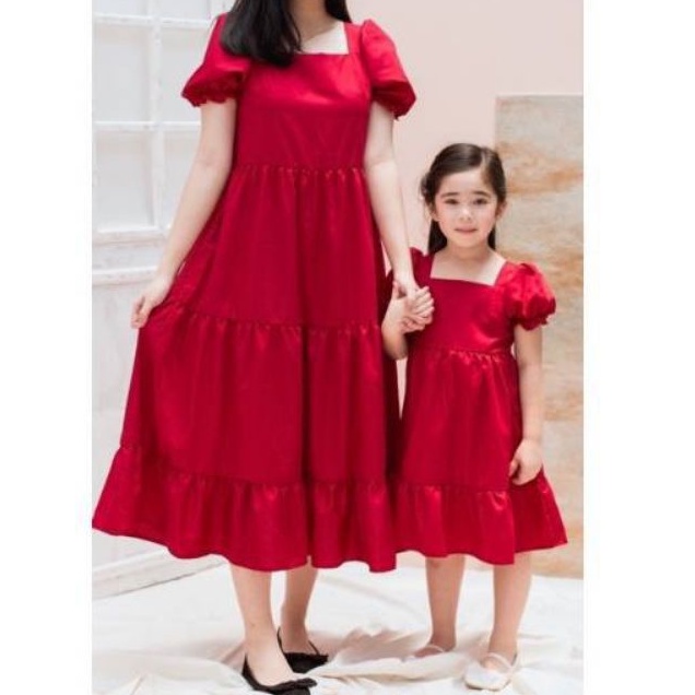 Dress couple request