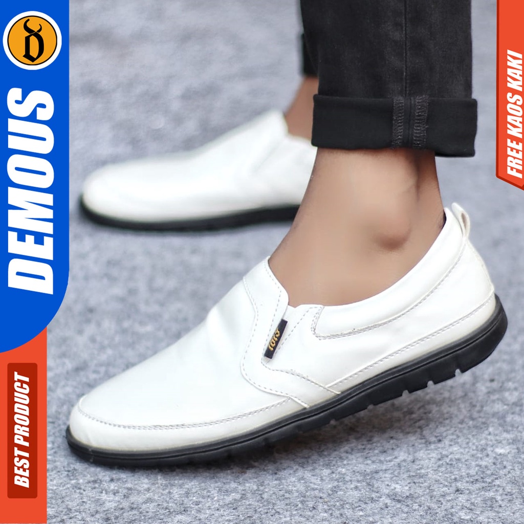 Sepatu Slip on Pria Santai Casual Formal Kulit Syntetic Kerja Kantor Kuliah Kondangan Hitam Keren Terbaru