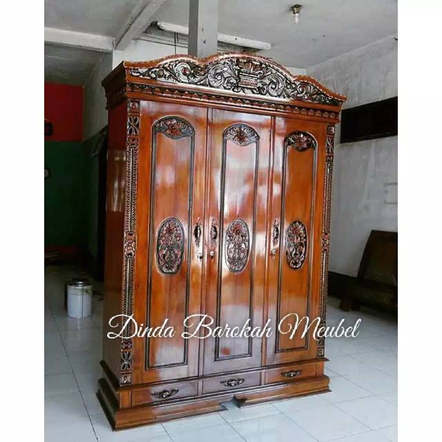 LEMARI PAKAIAN KAYU JATI UKIR MODERN, LEMARI BAJU PINTU 3 BERKUALITAS