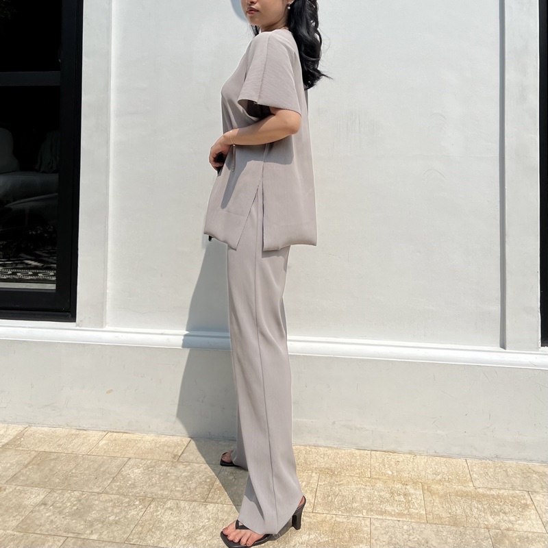 ESSI Lewi Pleats Set (top and pants)-Grey