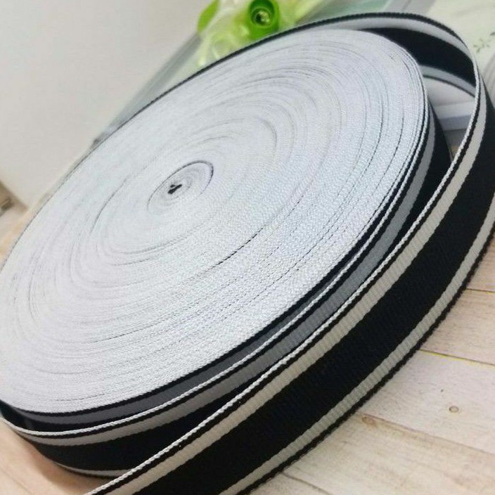 

PER METER,PITA SALUR/LIST HITAM,PUTIH LEBAR 2.5CM
