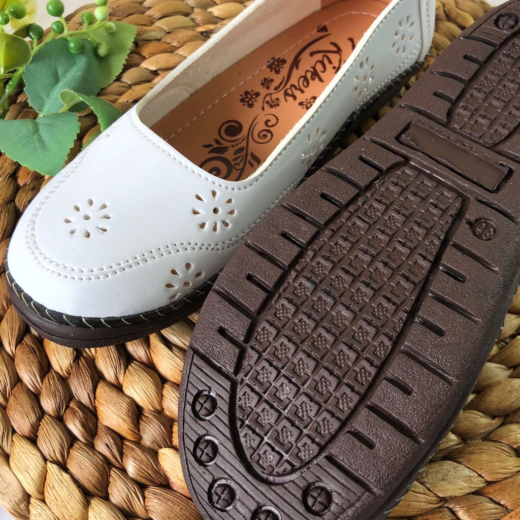 (HARGA PROMO = PACKING TANPA KARDUS) SEPATU LASER 7 CEWEK WANITA KULIT SLIP ON SINTETIS TERMURAH TERLARIS SEPATU WANITA FLAT SHOES MURAH TEPLEK LASER CASUAL MURAH SLIP ON CEWEK KULIT CASUAL MURAH KEKINIAN CEWEK FORMAL DINAS KERJA KULIAH SEKOLAH TERMURAH