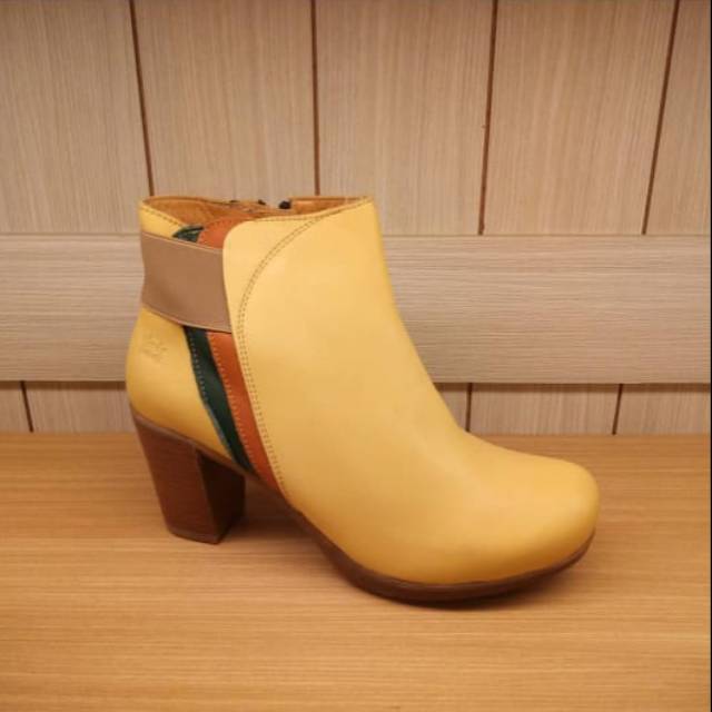WANDA PANDA SAND BOOTS SIZE 36 SALE SPECIAL PRICE