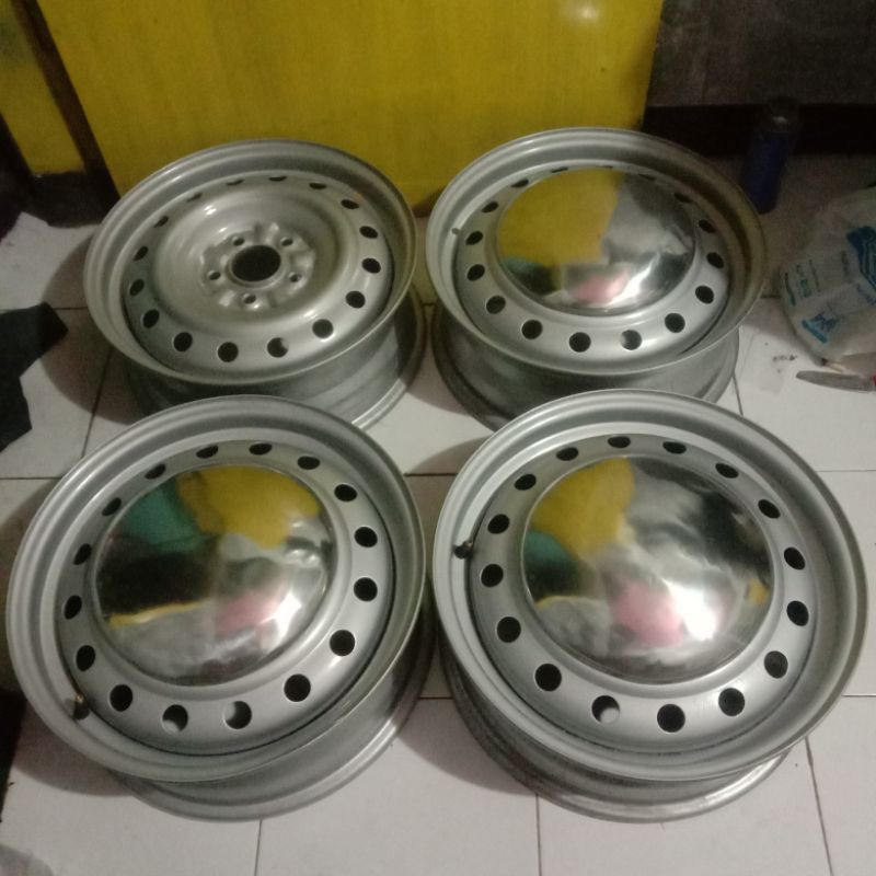 Voucer Velg kaleng terios Ring 16 pcd 5x114.3 Lebar 6inchi plus Dop moon Pnp sudah ada Briket duduka