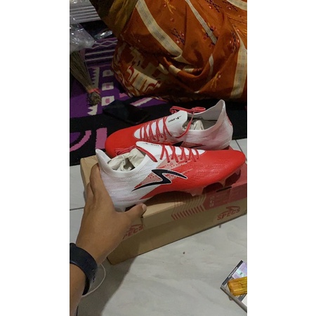 Specs Garuda Attack Alpha fg Merah Putih Lemited Edition