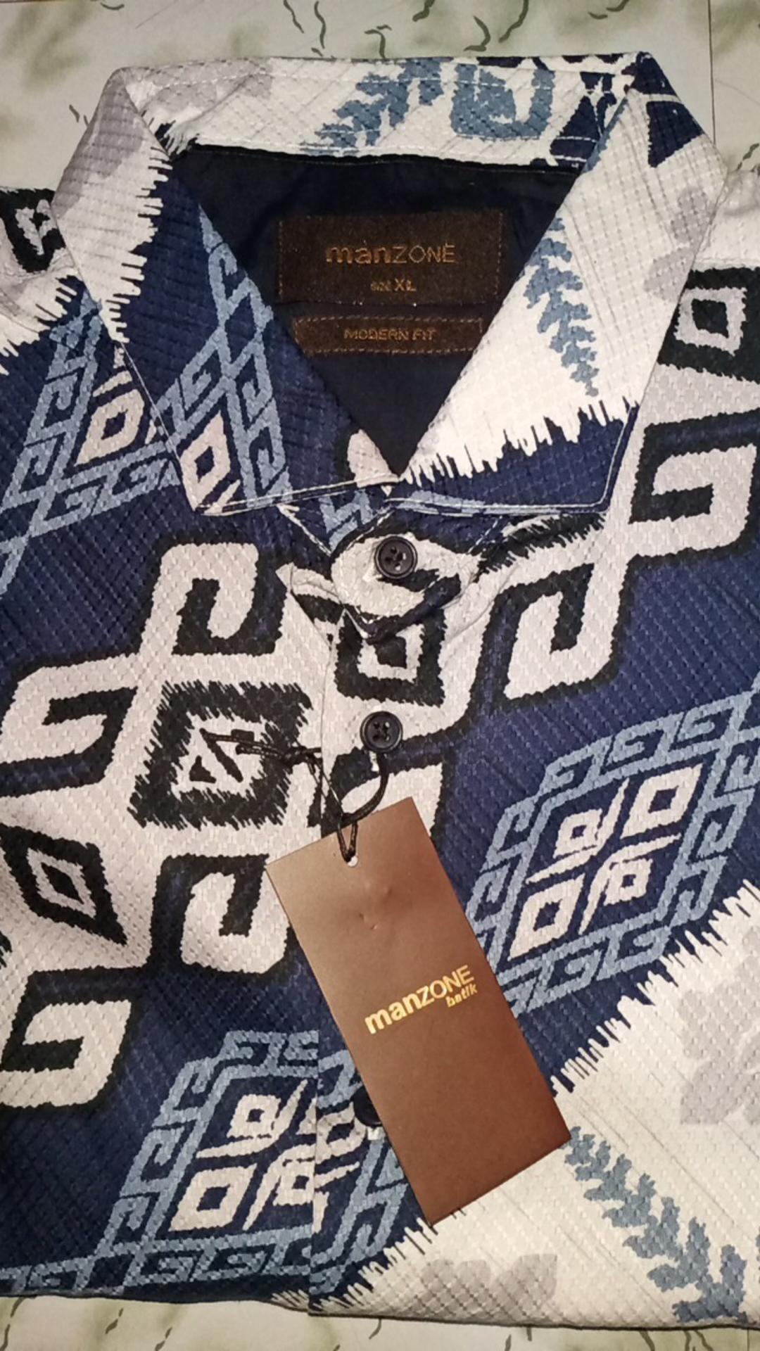 Manzone Kemeja Batik Pria Lengan Pendek Modern Fit Abimantra-navy