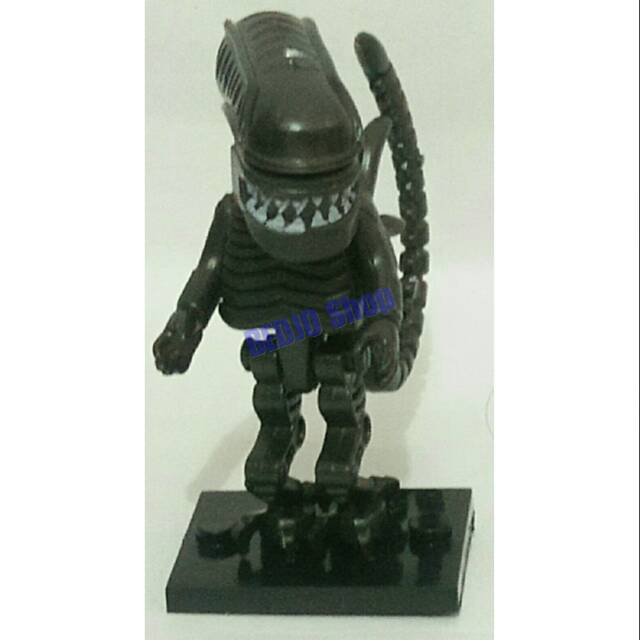 Lego Mini Figure ALIEN