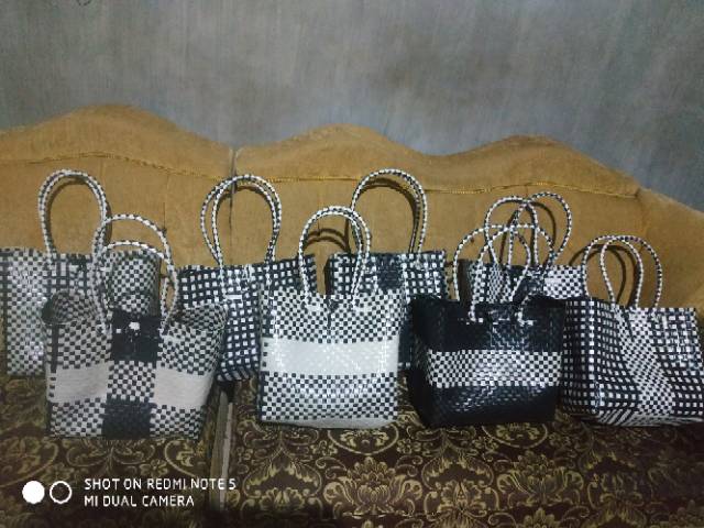 Tas Anyaman Monochrome / Tas Blong Hitam Putih