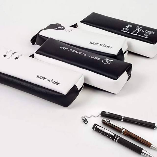 

Pensil case/ tempat pensil hitam putih impor