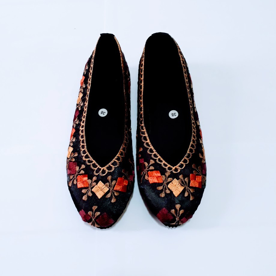 etnik fashion sepatu wanita flat slip on bordir ketupat hitam