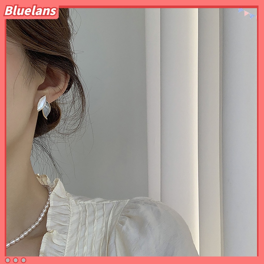 Bluelans 1 Pasang Anting Stud Bentuk Daun Untuk Wanita