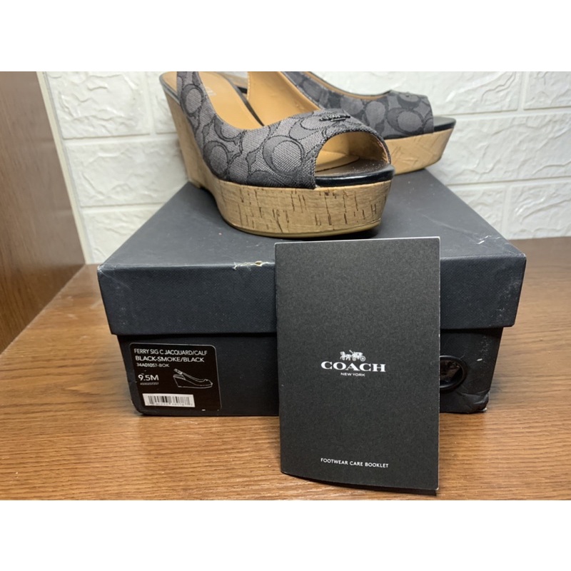 Sepatu Coach Signature - NBU