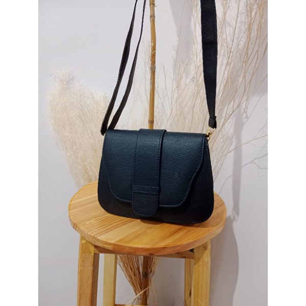 Slingbag Wanita Carel Tas Selempang Cewek Perempuan Tali Terbaru IrvanBagshop - tas bahan kulit sintetis