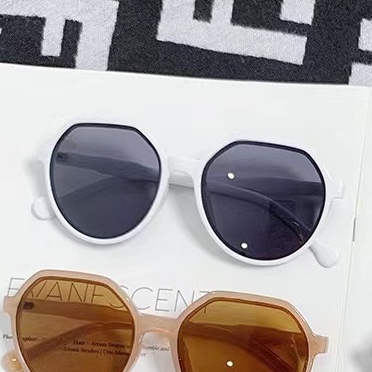 MURMURE.ID | KACAMATA WANITA MODEL RETRO BESAR / SUNGLASSES IMPORT KOREA STYLE / KACA MATA HITAM PUTIH SUNGLASS BUNGKAI BESAR RETRO EY031-WHITE