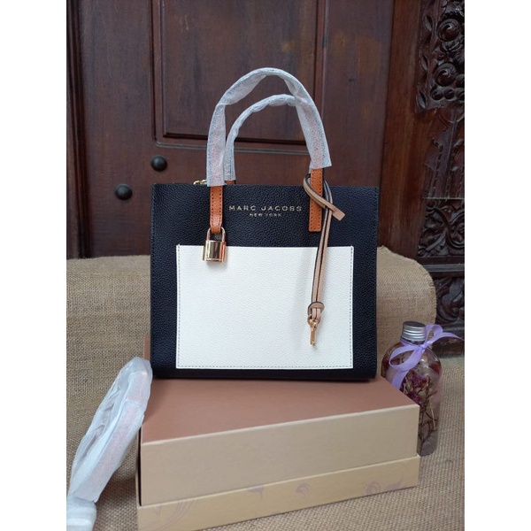 Marc Jacobs MJ Mini grind Colorblock smoked almond