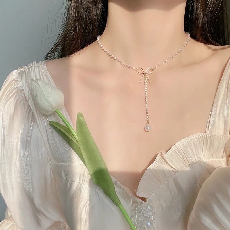 YEEZII Kalung Choker Rantai Klavikula Hias Liontin Mutiara Kristal Ikatan Simpul Warna Emas Untuk Wanita