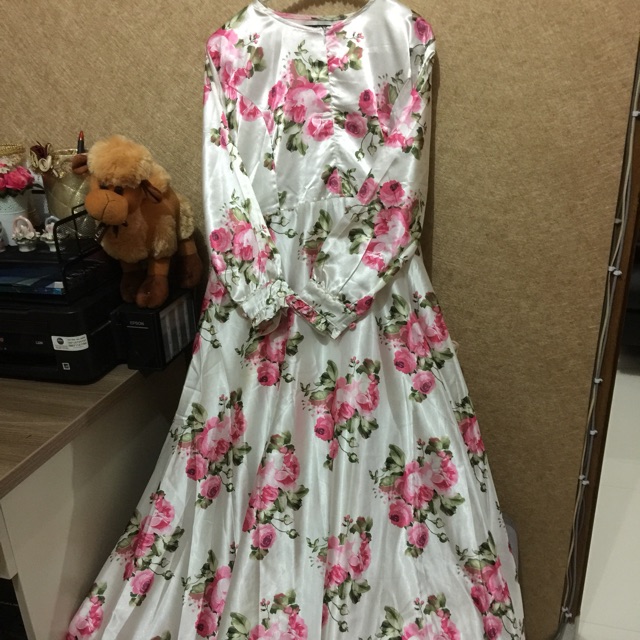 Preloved Flower Branded Gamis Motif Bunga Busui Payung Syari Dingin Dress Hijab Pesta Putih Silk
