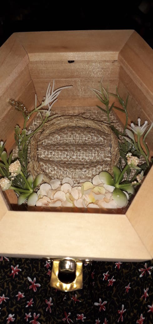 Tempat Cincin Kayu Rustic Hexagonal / Segi Enam