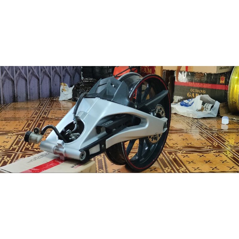 swing arm R15 v3 swing arm Vixion r PNP Vixion xabre R15 v2 dan velg belakang