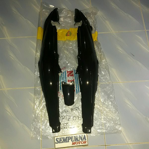Cover Body Jupiter Z burhan 2006 Merek Win Warna Hitam