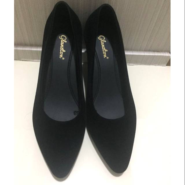 Sepatu merk glanzton hitam size 39