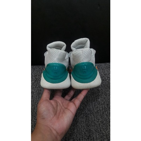 Sepatu Basket Adidas Second