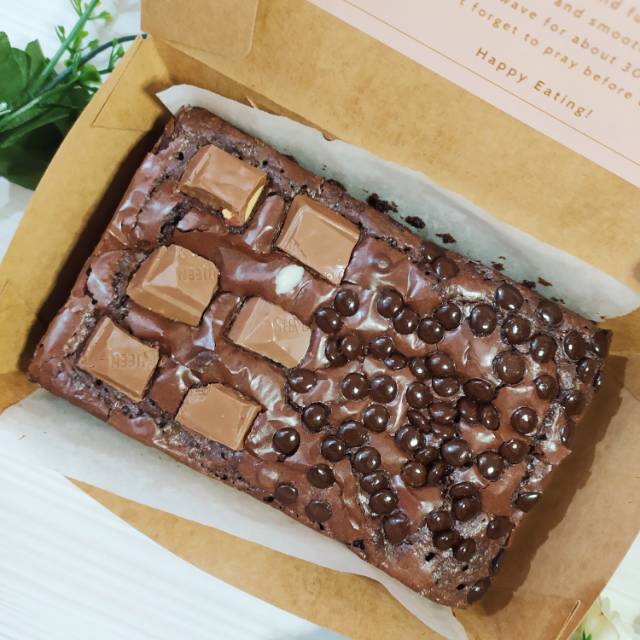 Brownies Bella Brownies Panggang Melted Premium 2 Topping