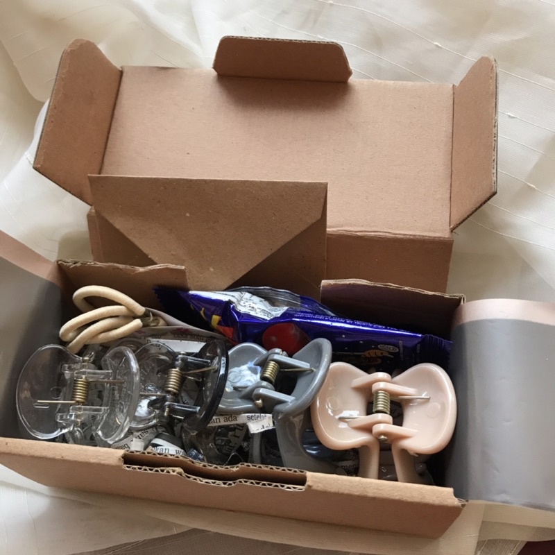 

Hampers Box | Gift box | Kado ulang tahun aksesoris set