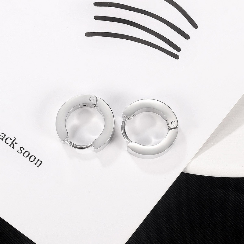 1 Pc Anting Stud Tindik Bahan Stainless Steel Warna Silver Gaya Korea Punk Gothic Untuk Unisex