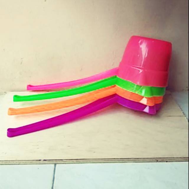 Gayung panjang plastik kecil