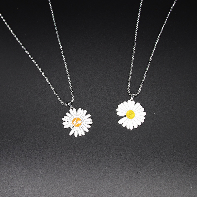 Kalung Liontin daisy Bahan titanium steel Gaya hip hop Korea Untuk Pria