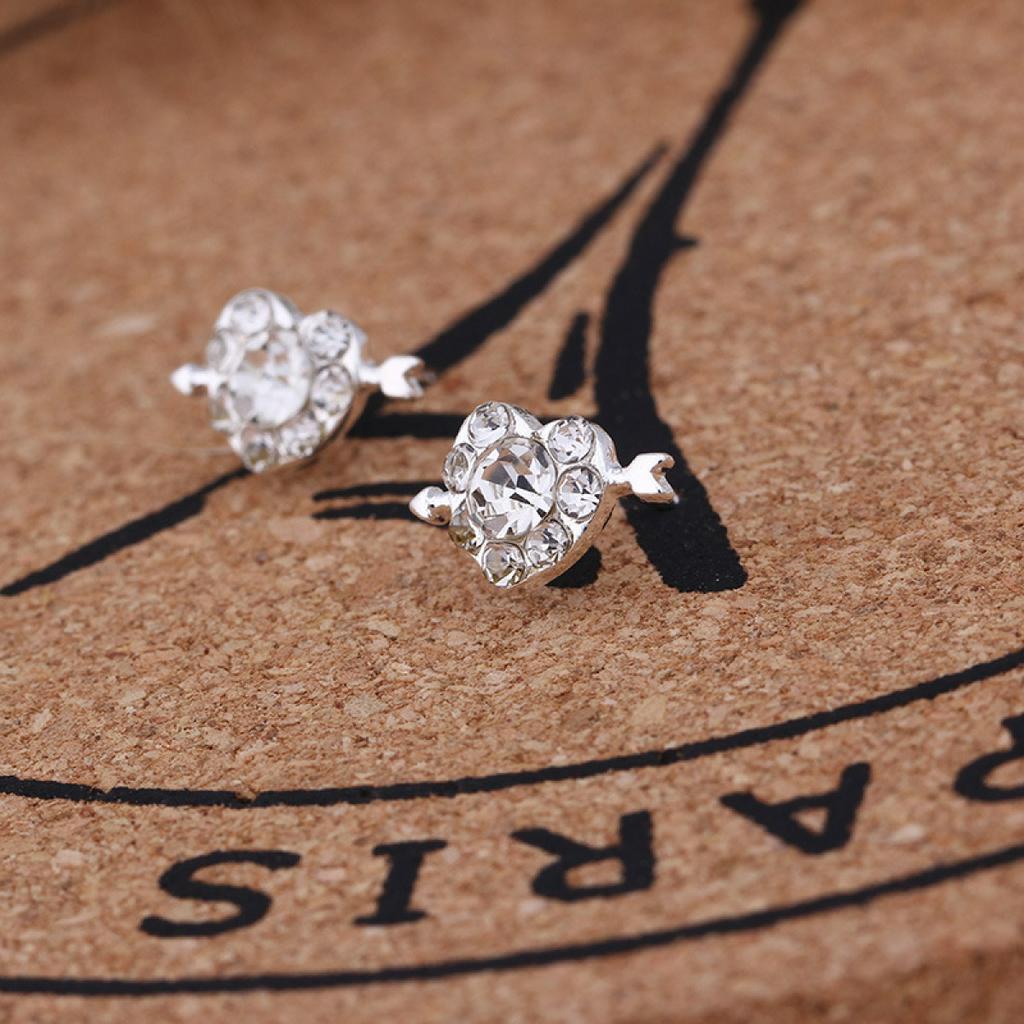 Anting Stud Bentuk Hati Bintang Segitiga Geometris Aksen Mutiara Berlian Imitasi Warna Silver Untuk Wanita