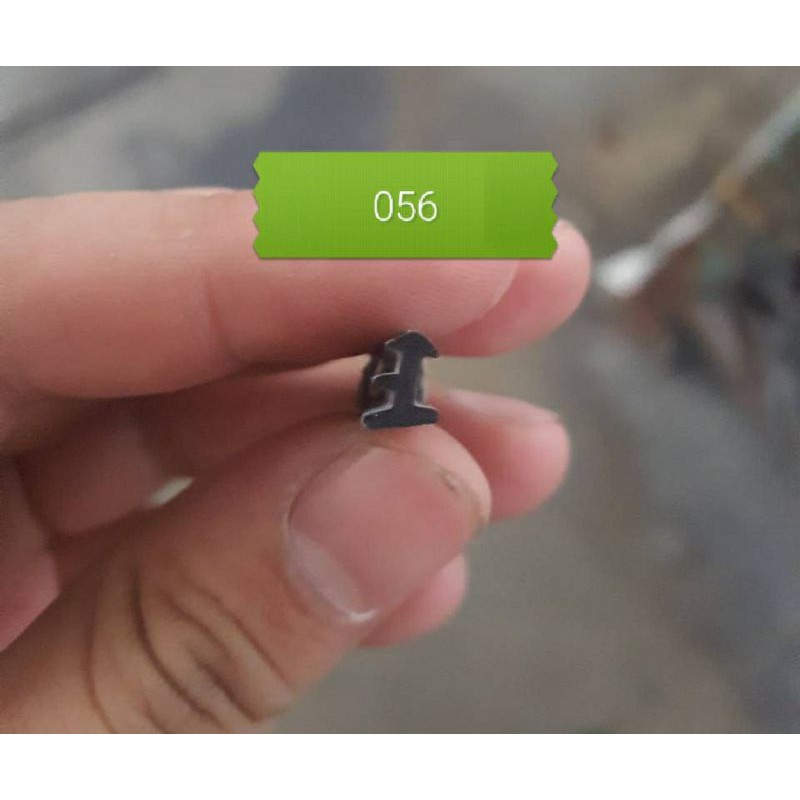 KARET HITAM KACA ETALASE KODE 056