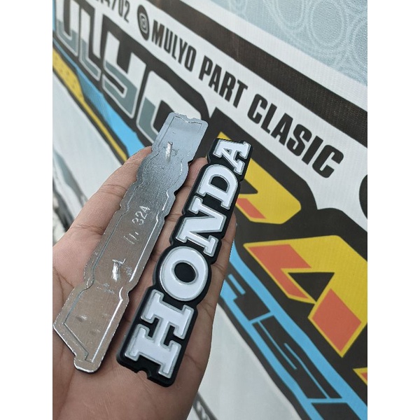 EMBLEM TANGKI CB125 EMBLEM TENGKI CB125