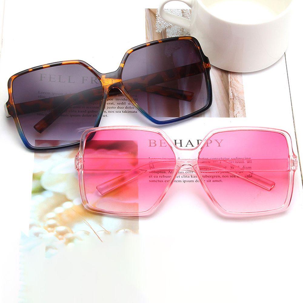 [Elegan] Kacamata Hitam Persegi Fashion Travel Vision Care UV400 Wanita Eyewear