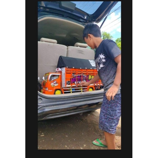 Miniatur truk oleng,truk oleng,mobil oleng,miniatur truk kayu