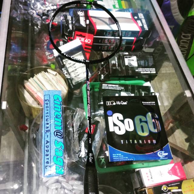 Raket Hi-Qua Black Shadow Kenichi + senar iso 66 Titanium + pemasangan