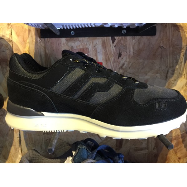 Cuci Gudang Sepatu Casual Piero Jogger Premium Shadow Black/Raven/Off White Murah Berkualitas