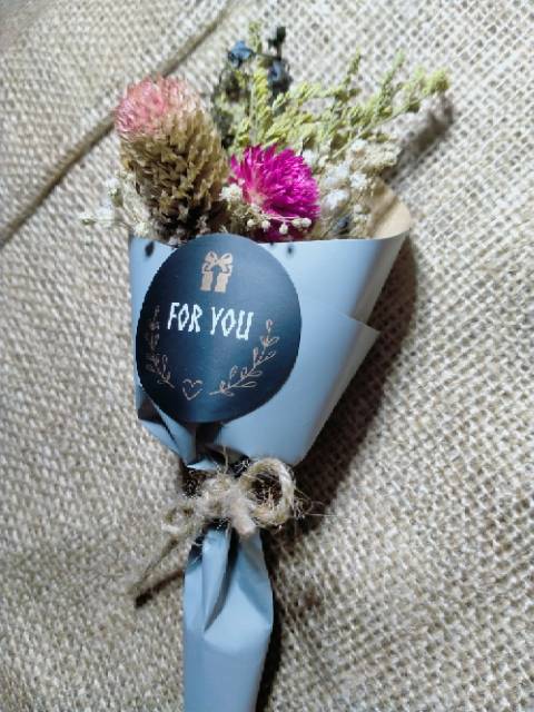 Mini Buket  Gomphrena/ hadiah wisuda / hadiah valentine