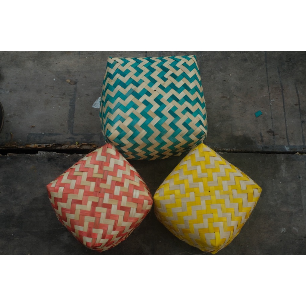 Besek warna anyaman bambu
