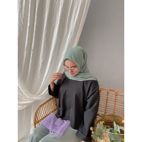 daniella crop top // atasan lucu // baju atasan wanita // luna crop top // stacy crop top-Black