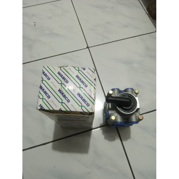 4613150410 foot brake valve