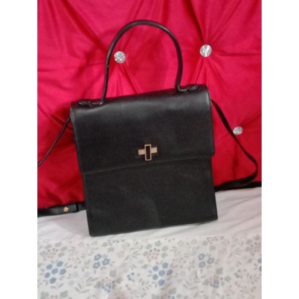 Tas Sling kulit Vera Wang