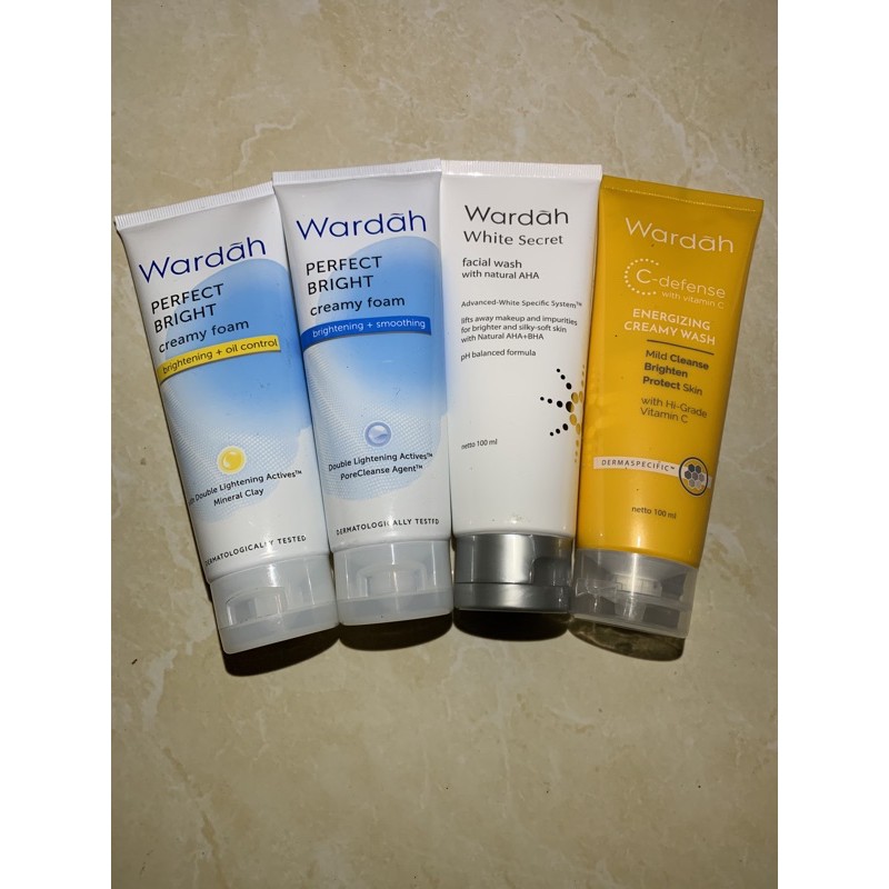 Wardah perfect bright creamy foam/ creamy wash/ facial wash 100ml