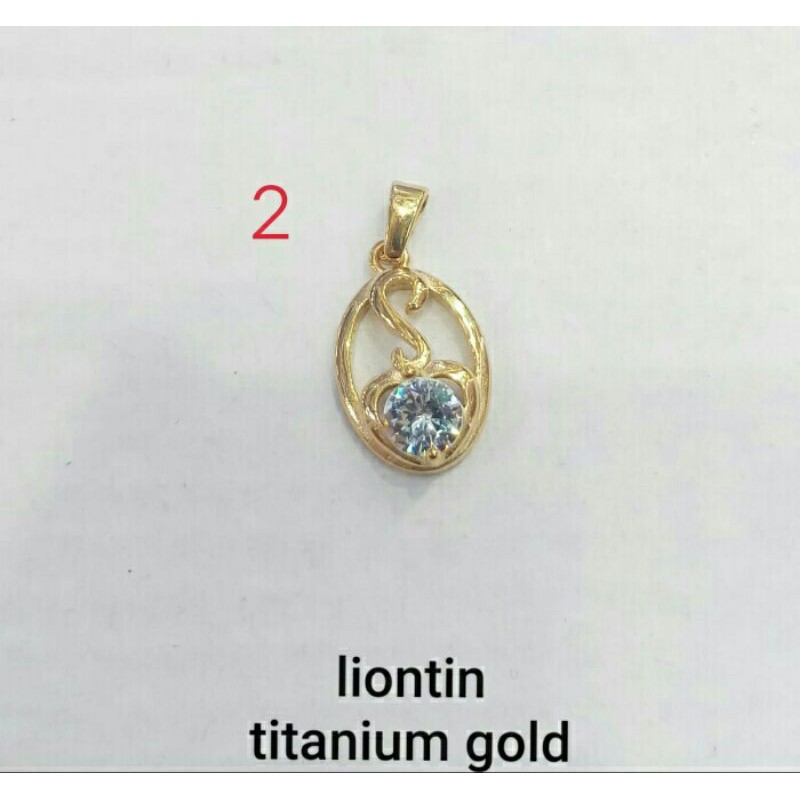 LIONTIN TITANIUM WARNA EMAS MOTIF LOVE