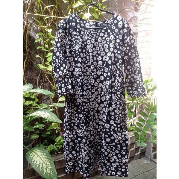 Dress Eprise Hitam Bunga preloved