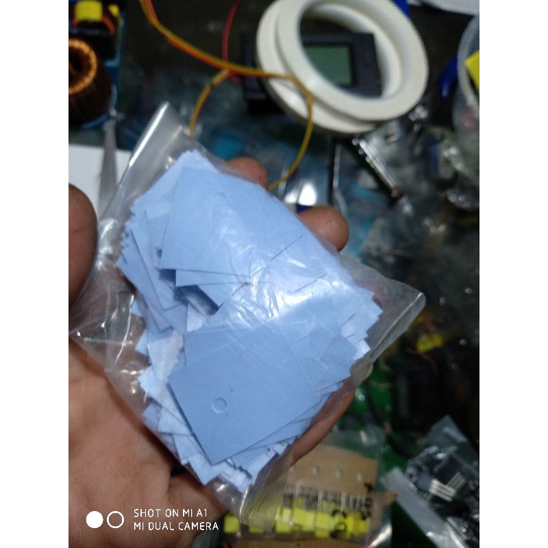 karet isolator mosfet