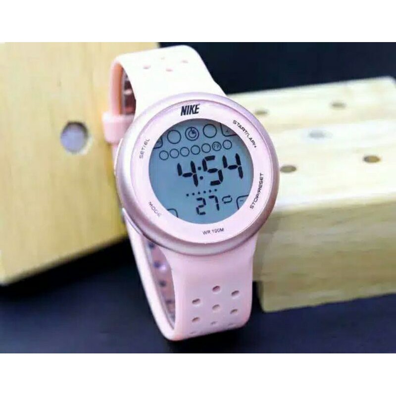 Jam Tangan Sport Wanita Nike