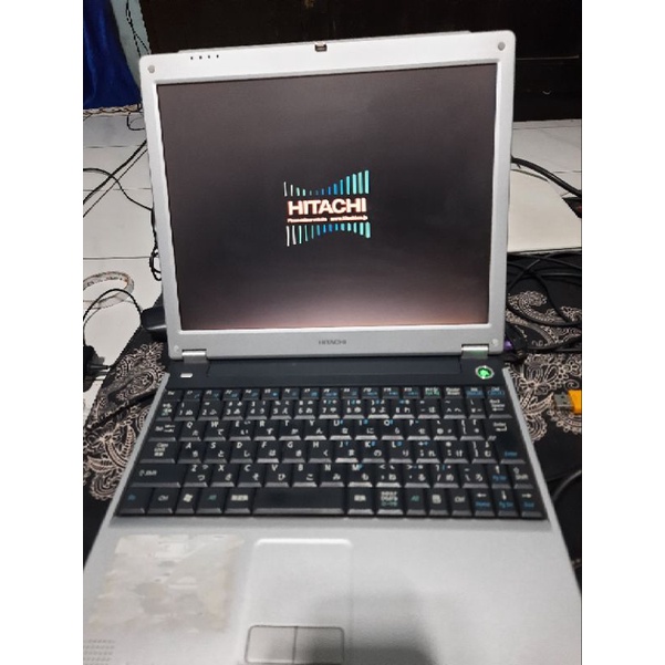 

LAPTOP jadul HITACHI gak ada hardisk