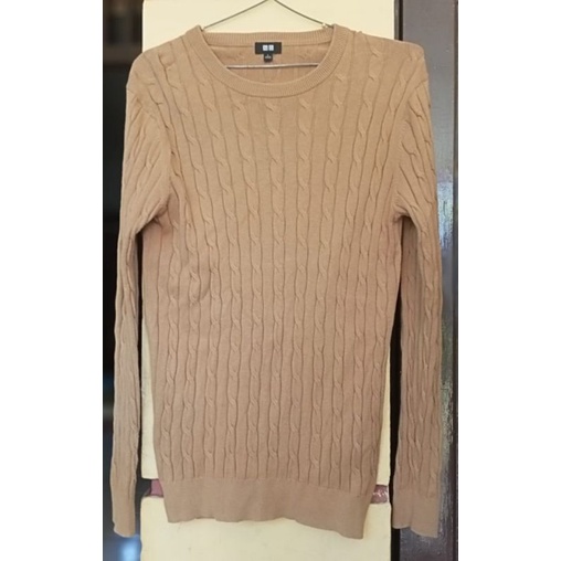 Preloved Uniqlo rajut kepang